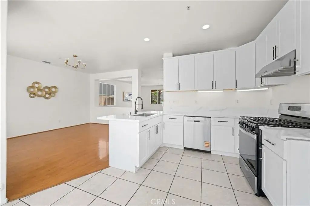16836 Baltusrol, Fontana