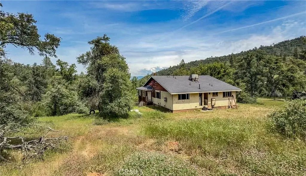 5723 Colorado, Mariposa