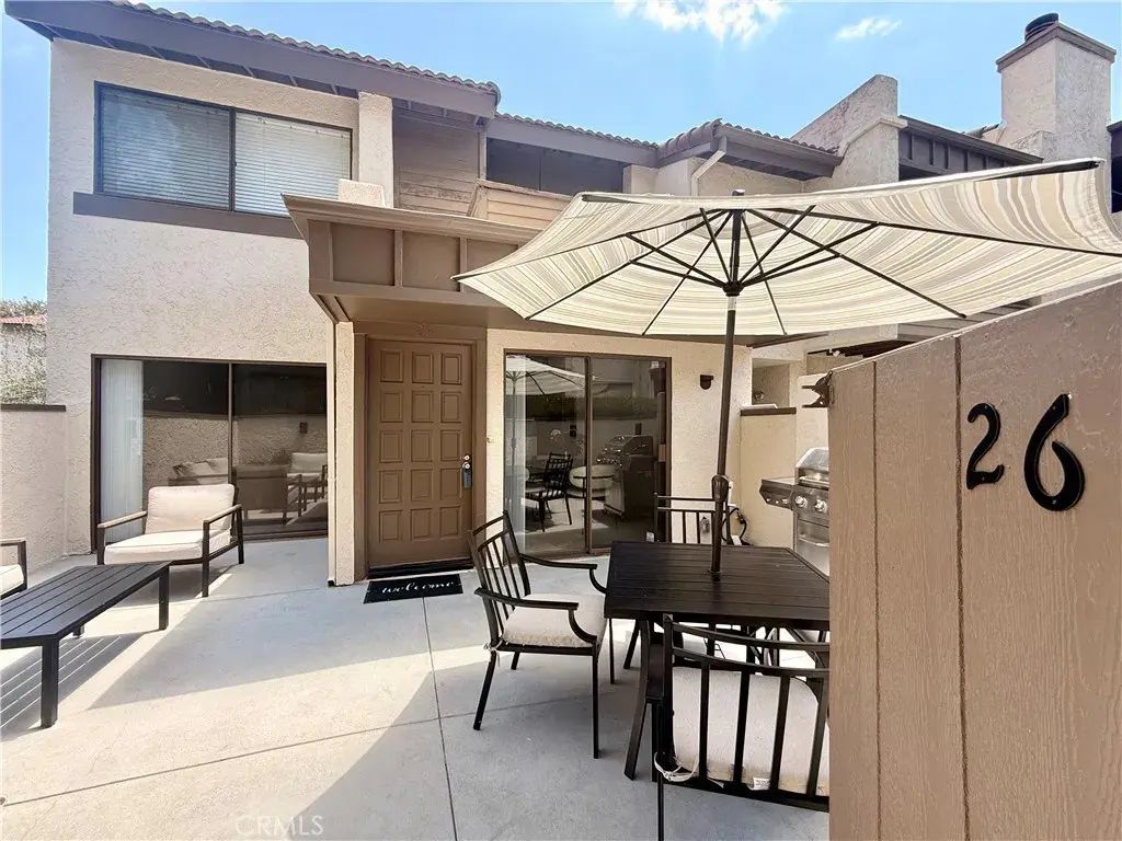 5800 Owensmouth Avenue 26, Woodland Hills