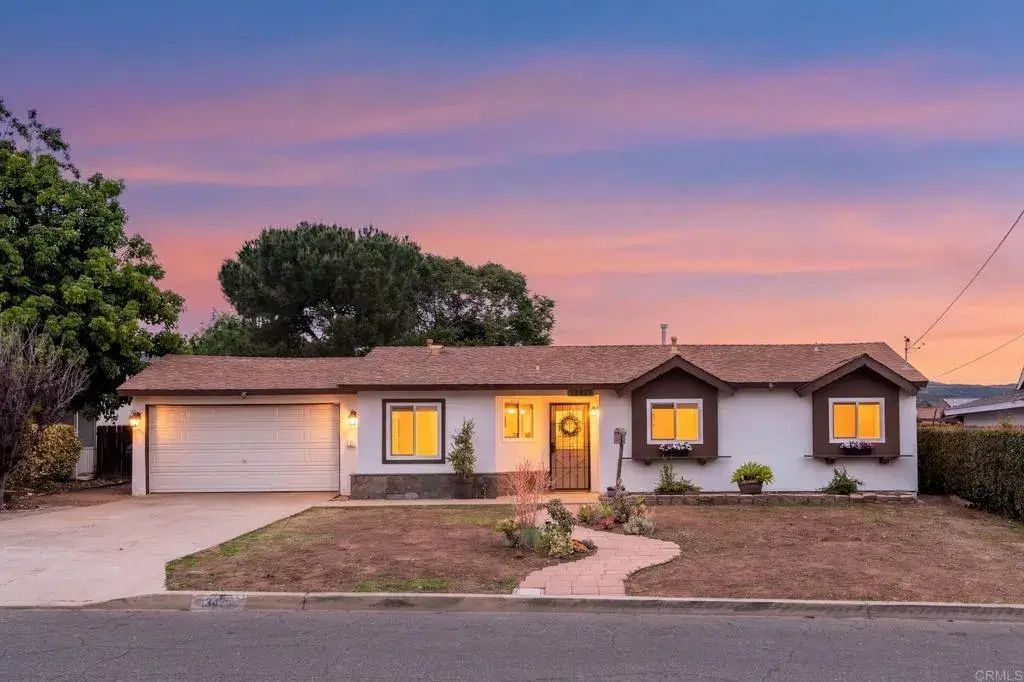 13425 Standish Drive, Poway