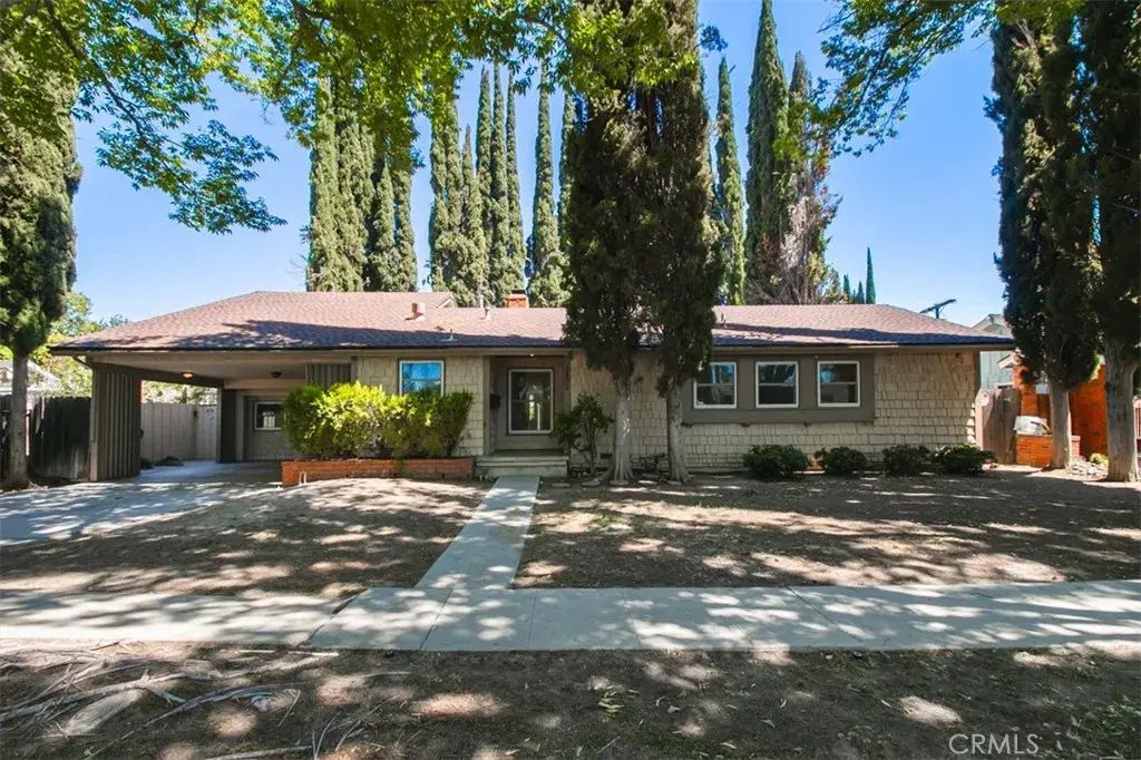 22217 Archwood, Woodland Hills