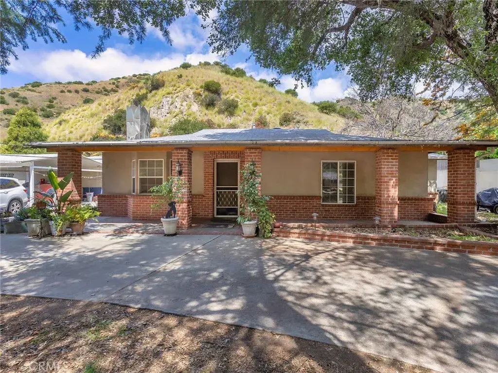 9613 La Tuna Canyon Road, Sun Valley