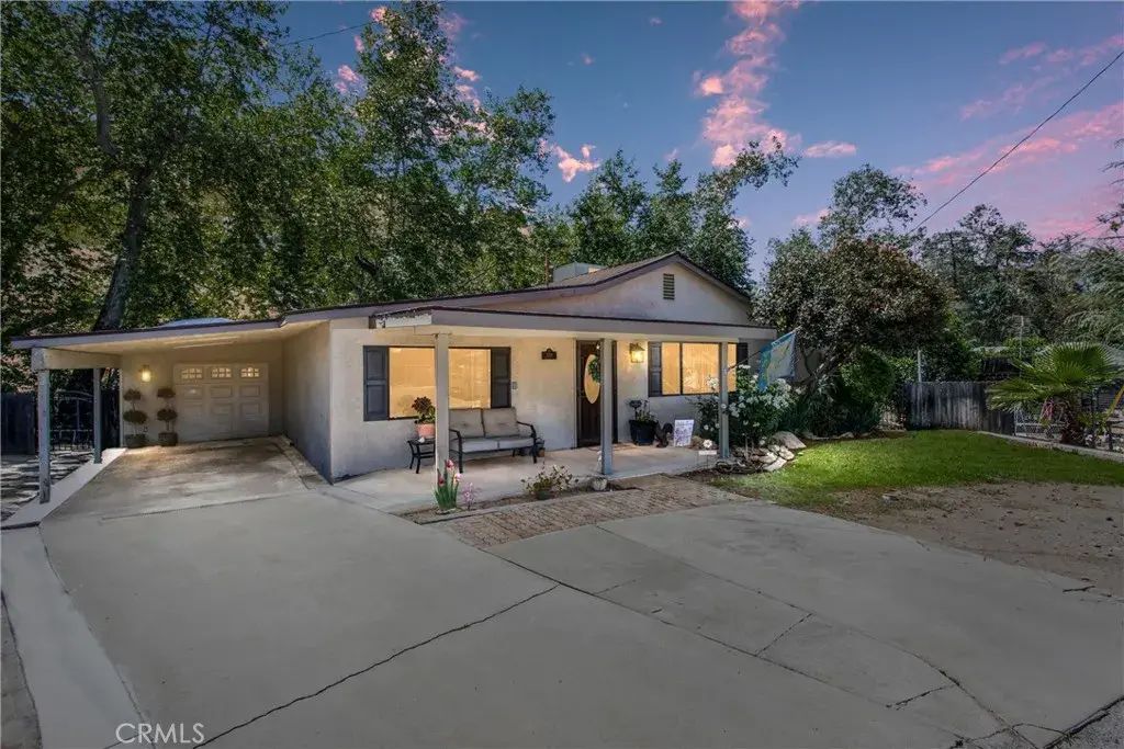 1218 Zanjero Court, Mentone
