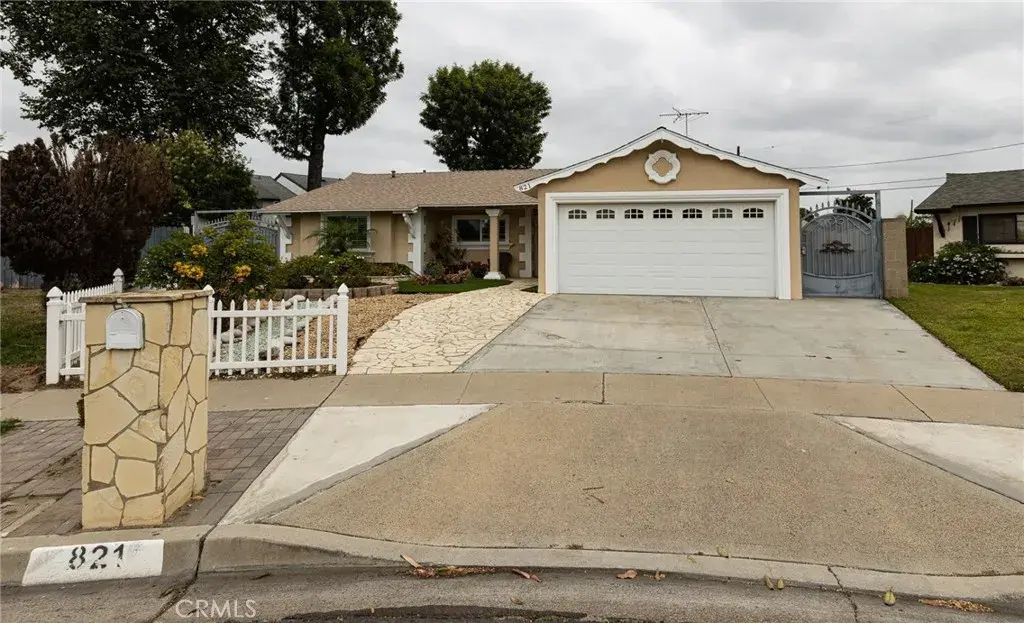 821 S Corta, Santa Ana