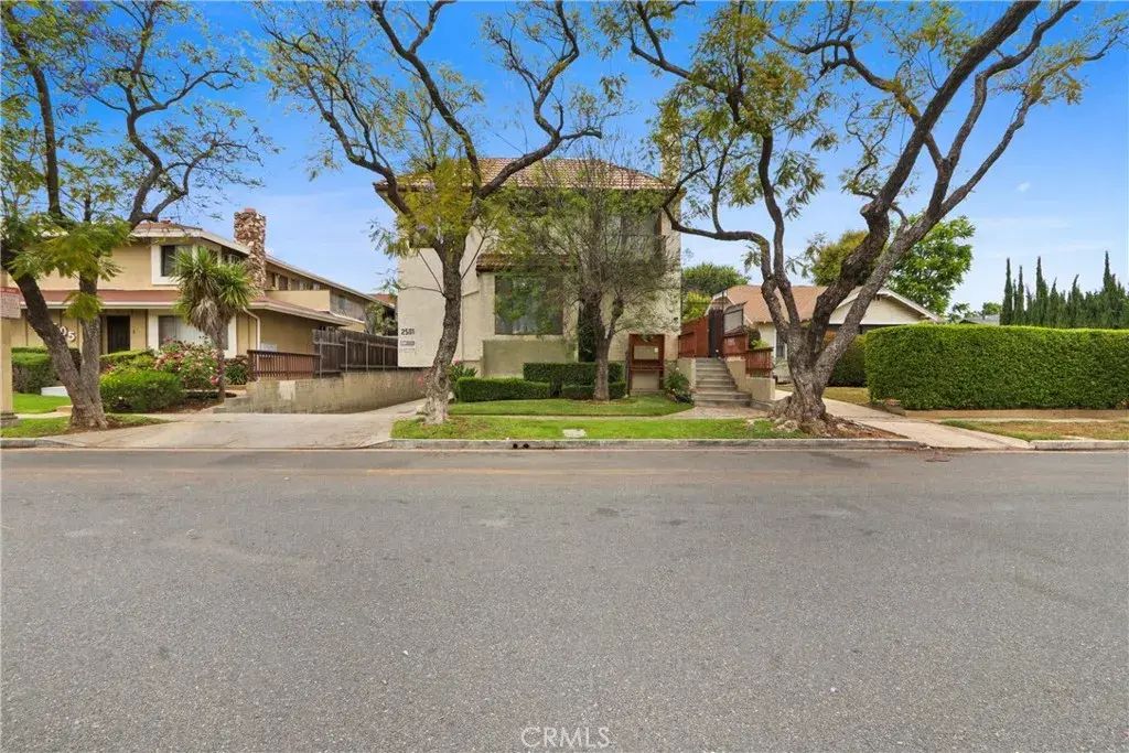 2501 W Grand Avenue 1, Alhambra