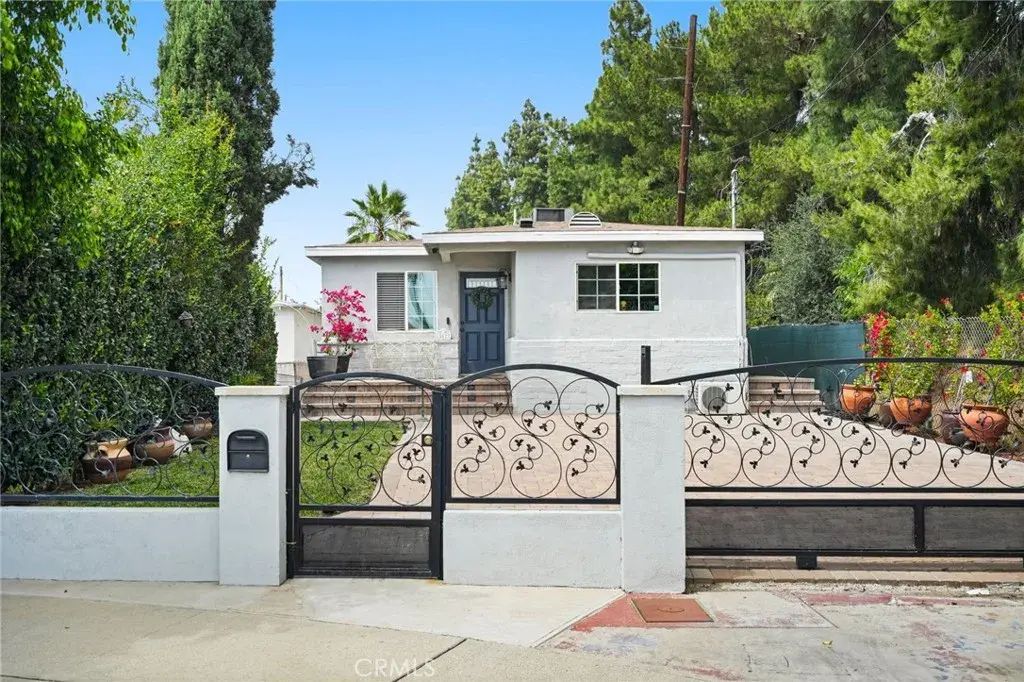 15627 Vintage, North Hills