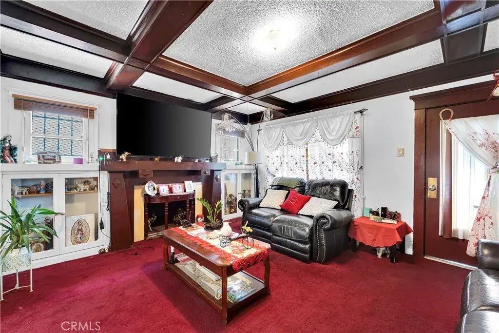 3990 La Salle, Los Angeles