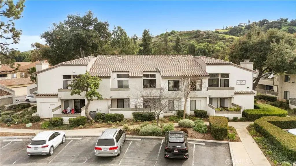 18 Town And Country Road, Pomona