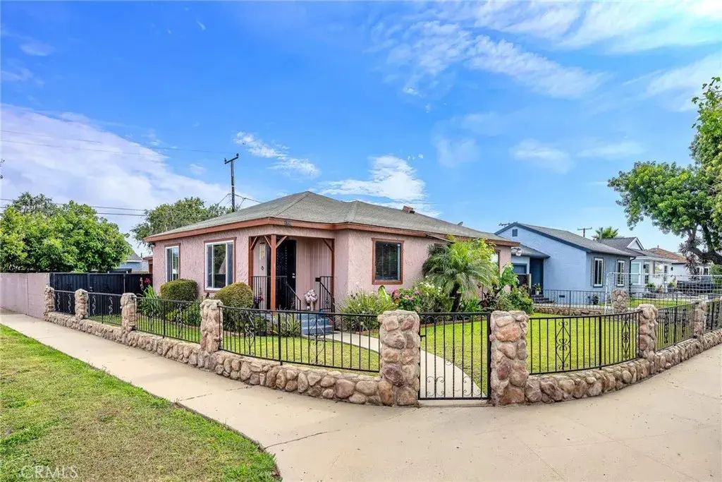 1700 W Raymond Street, Compton