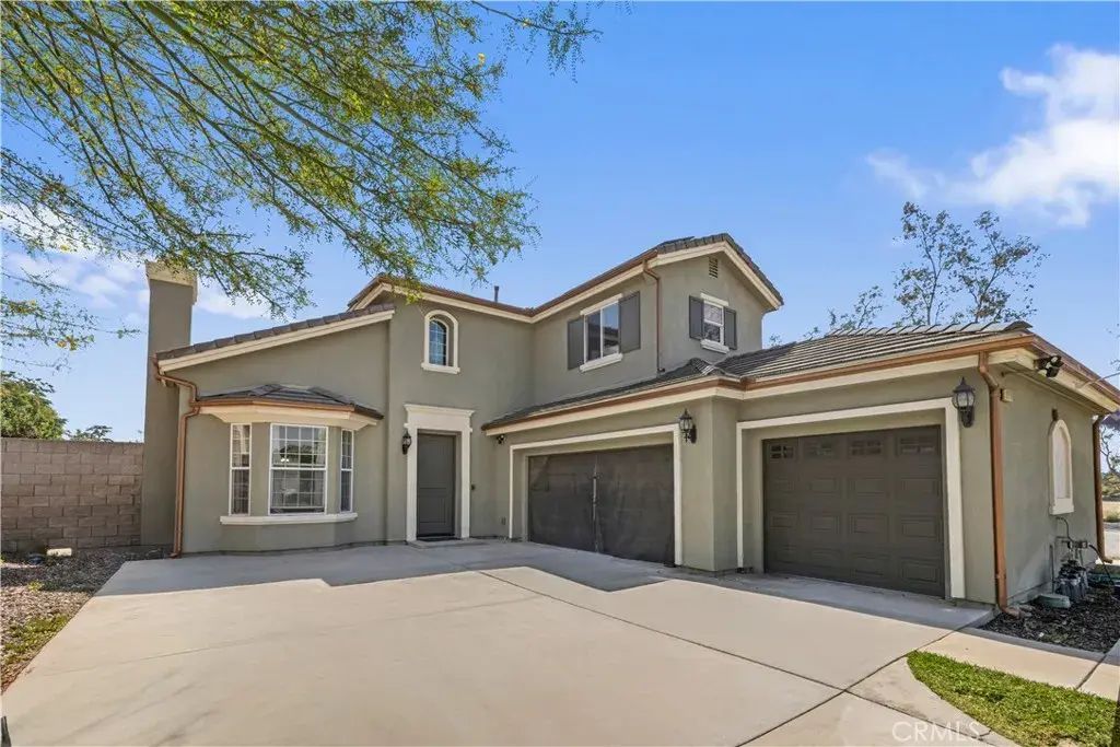 9289 Sycamore, Fontana