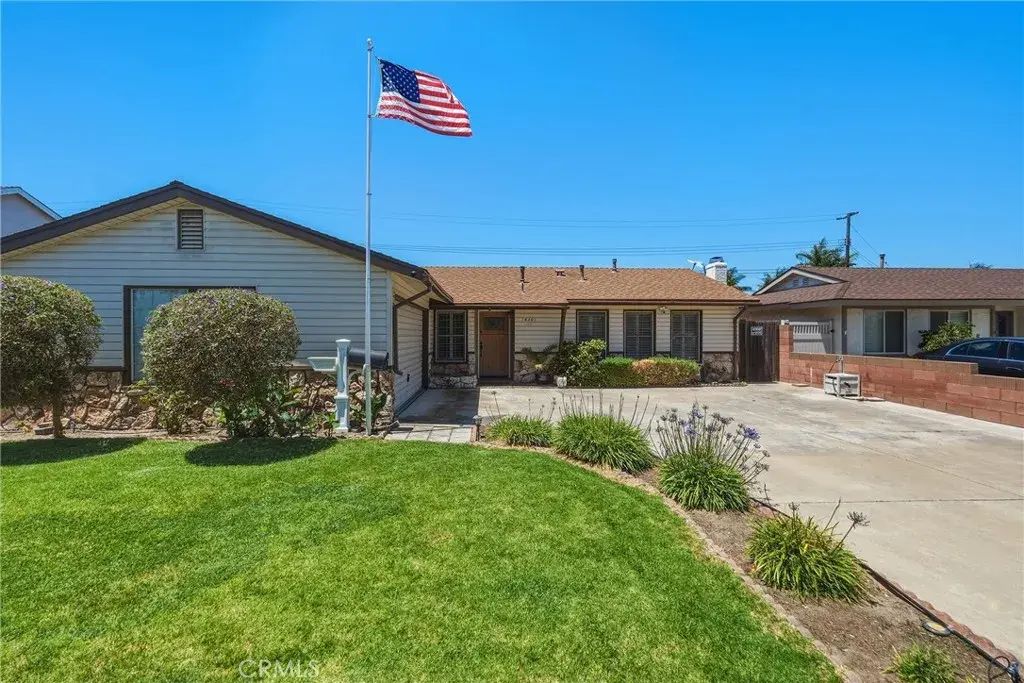 16301 Golden Gate Lane, Huntington Beach