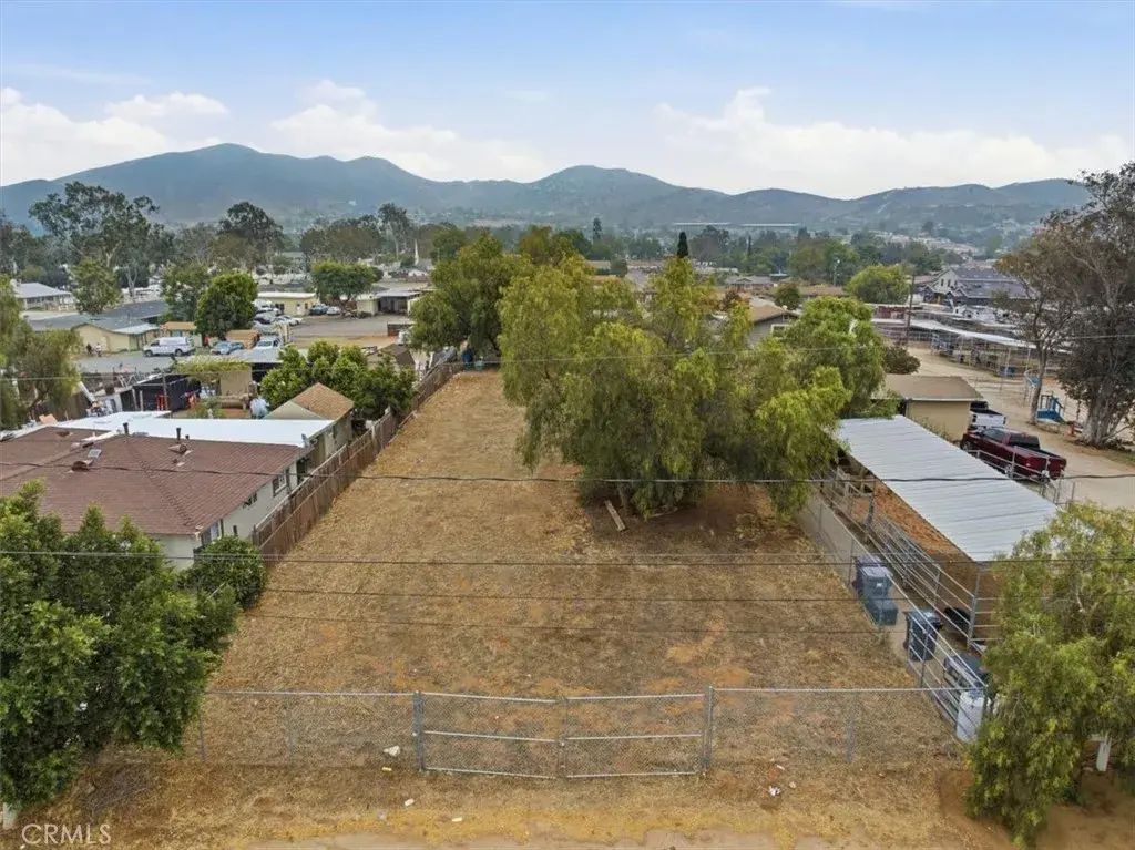 Center Ave, Norco