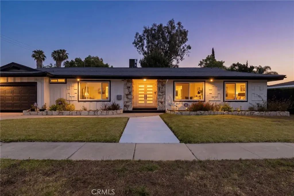 8064 Crosnoe, Panorama City