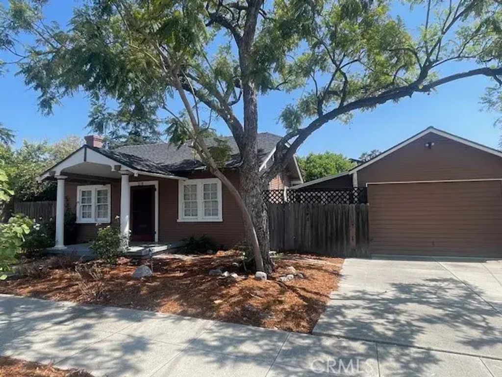 218 W 12th, Claremont