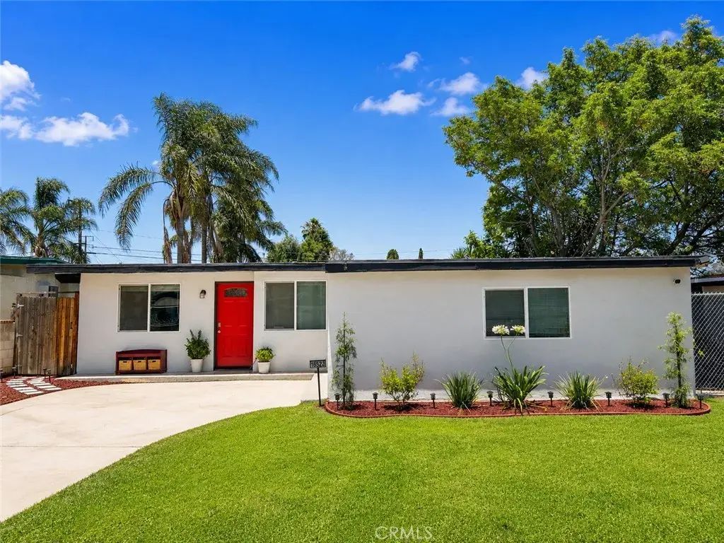 18522 7th, Bloomington
