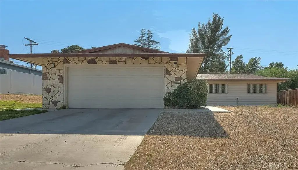 15800 Inyo, Victorville