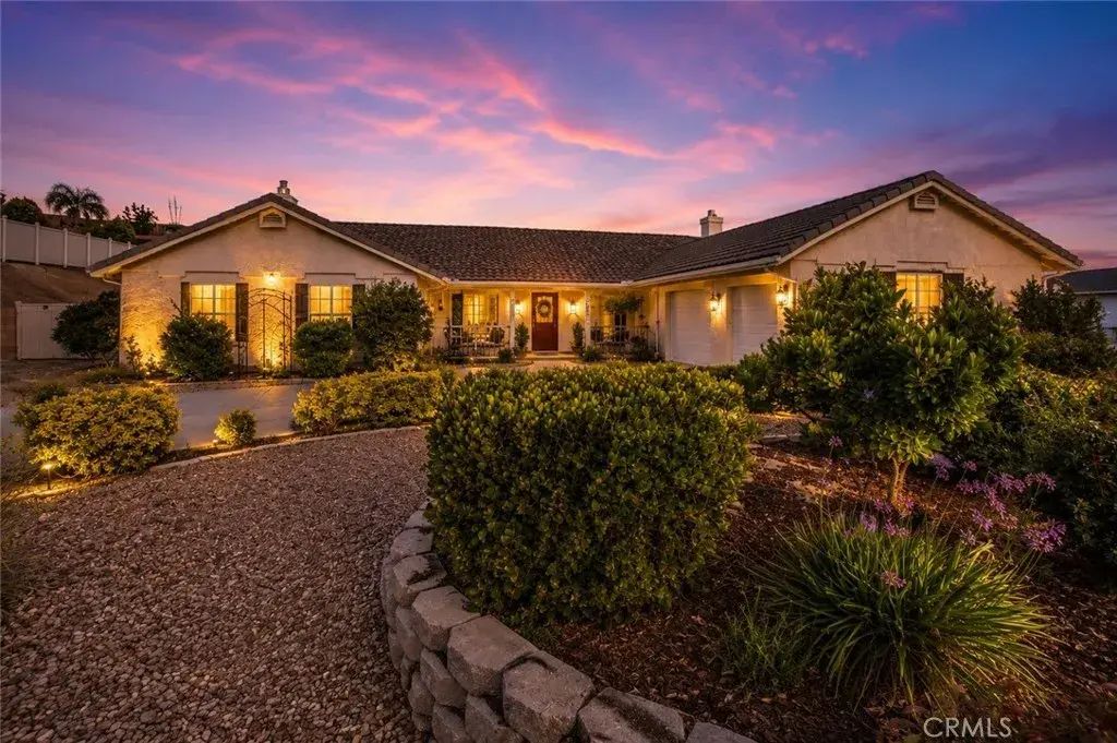 13997 Riverside, Apple Valley