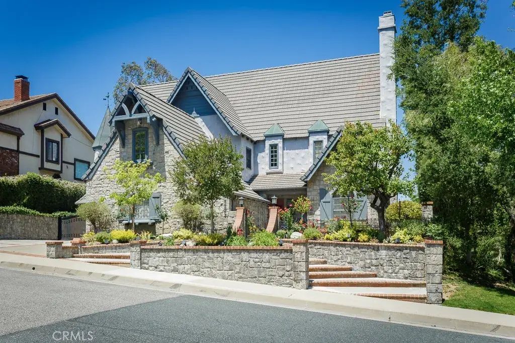 24537 Peachland Avenue, Newhall