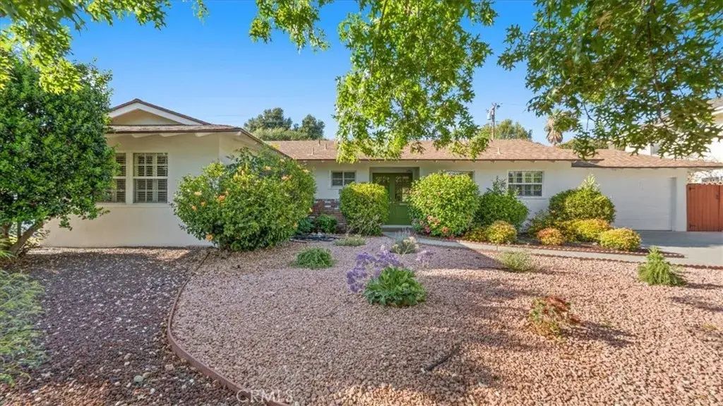 657 Aurora, Claremont
