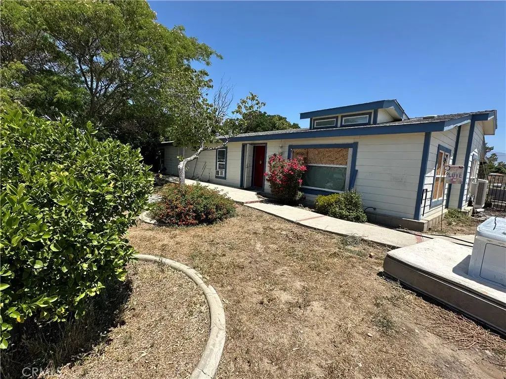 1420 Isaacs, Hemet