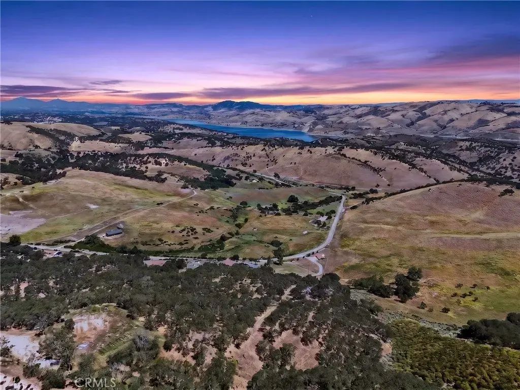 4575 Interlake, Bradley