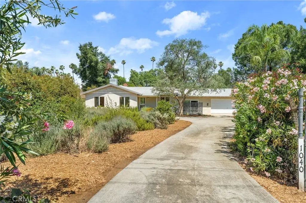 1040 W Crescent Avenue, Redlands