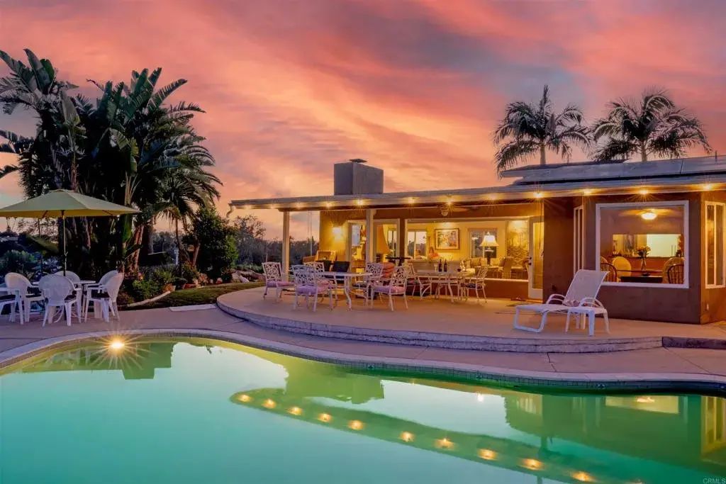 969 Viletta Drive, 