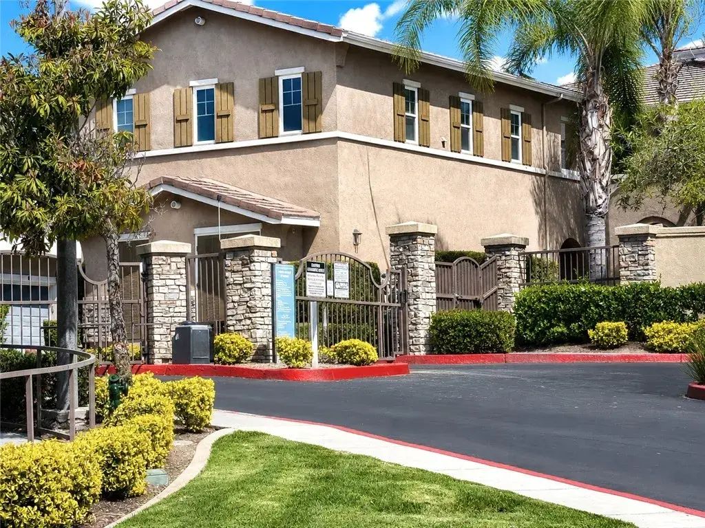26408 Arboretum 2706, Murrieta