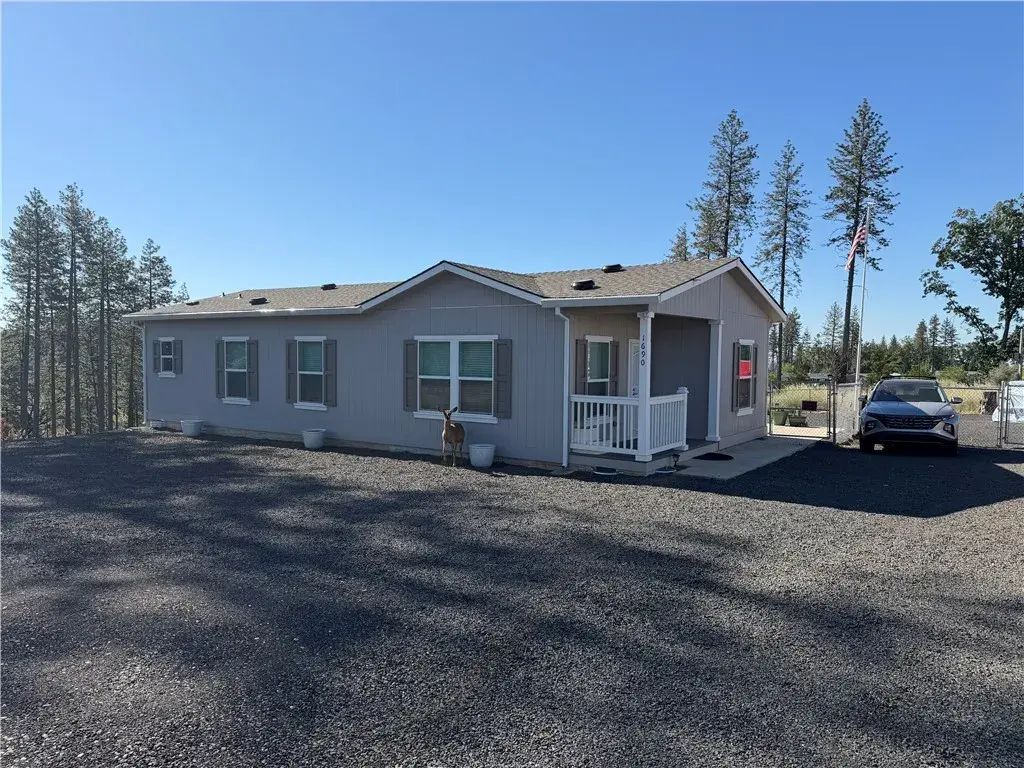 1690 Bandtail, Paradise