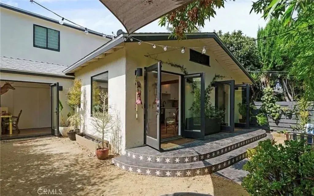 1900 Berkeley, Echo Park