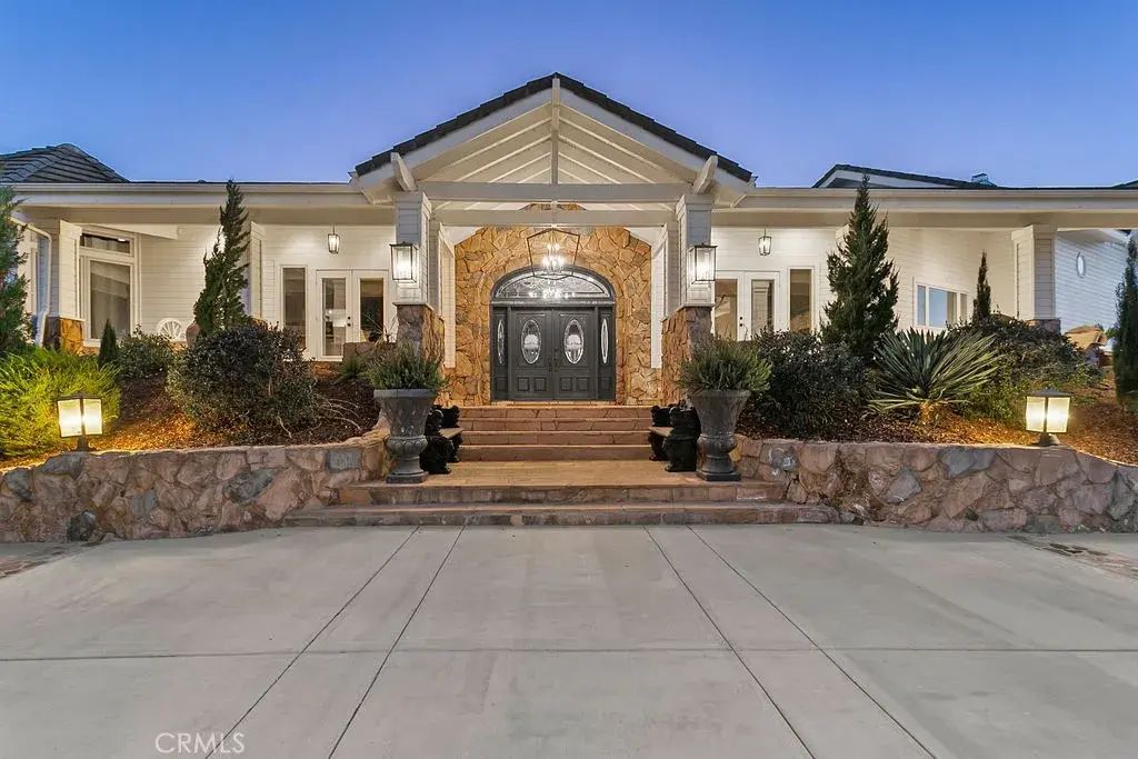 40075 Avenida La Cresta, Murrieta
