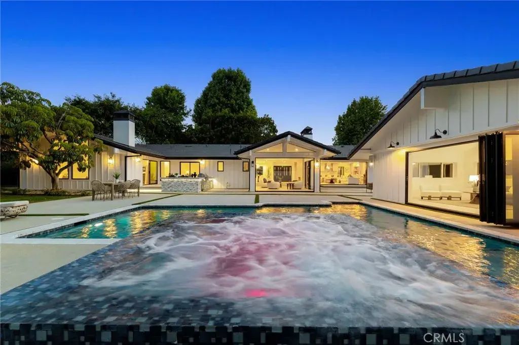 1470 Bryant Drive East, Long Beach