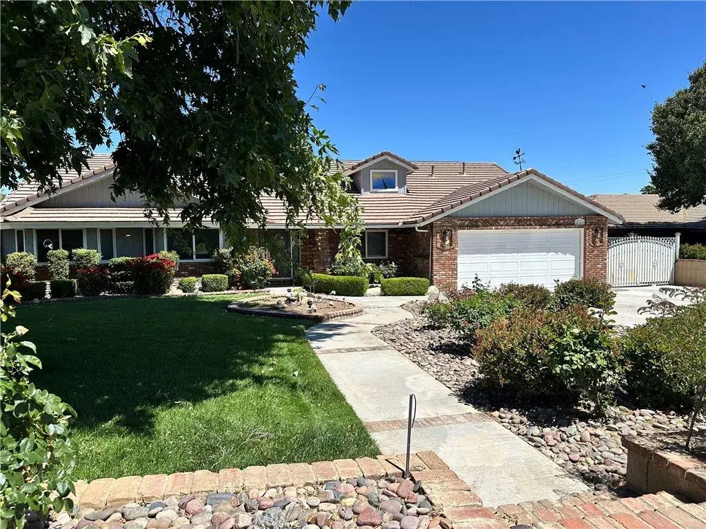 4761 W Avenue North, Quartz Hill