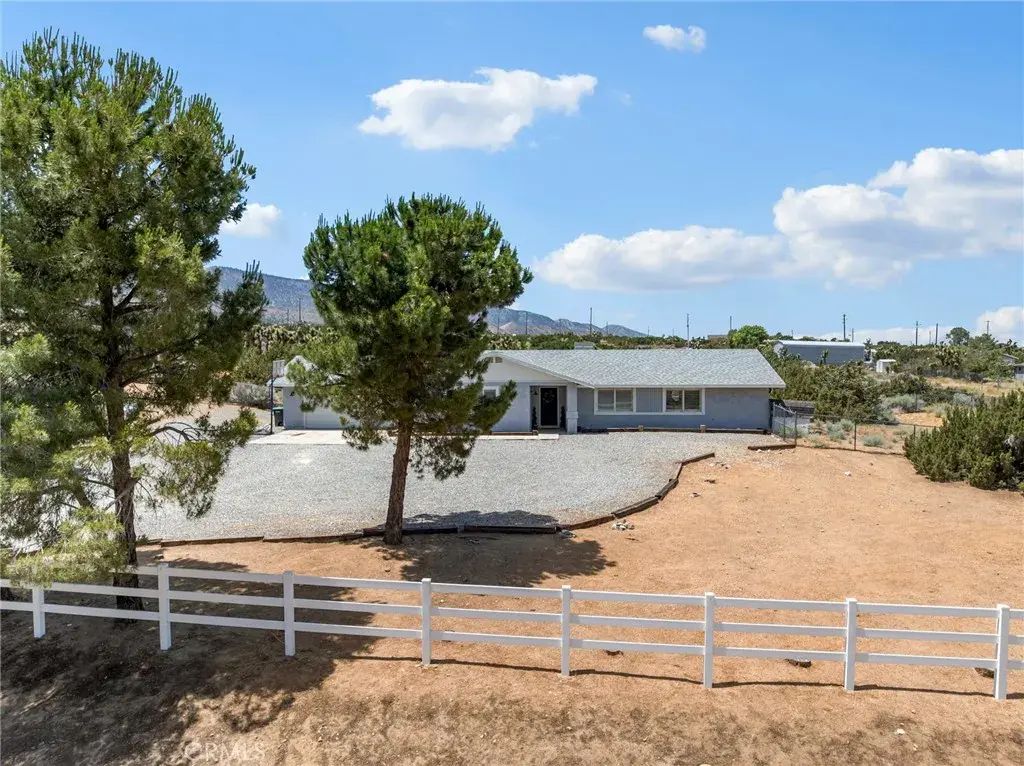9240 Avalon, Phelan