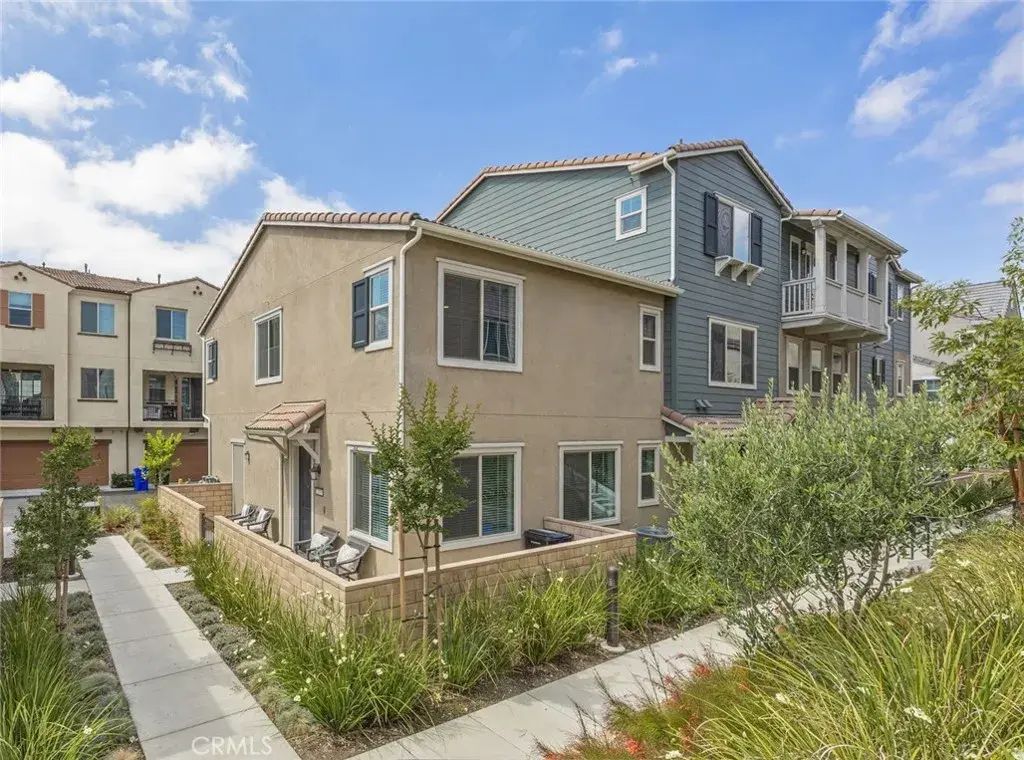 2109 Crescent Moon, Upland