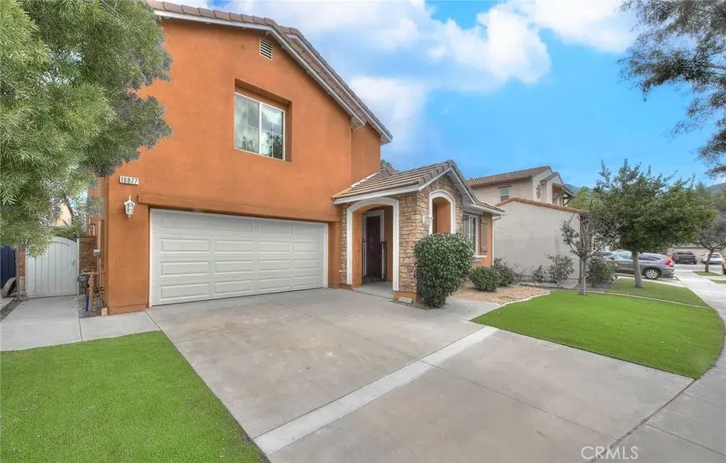 10877 Cameron Court, Corona