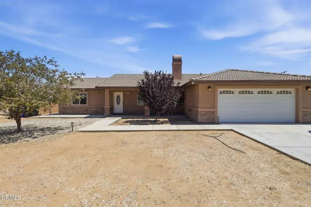13115 Clallam Road, Apple Valley