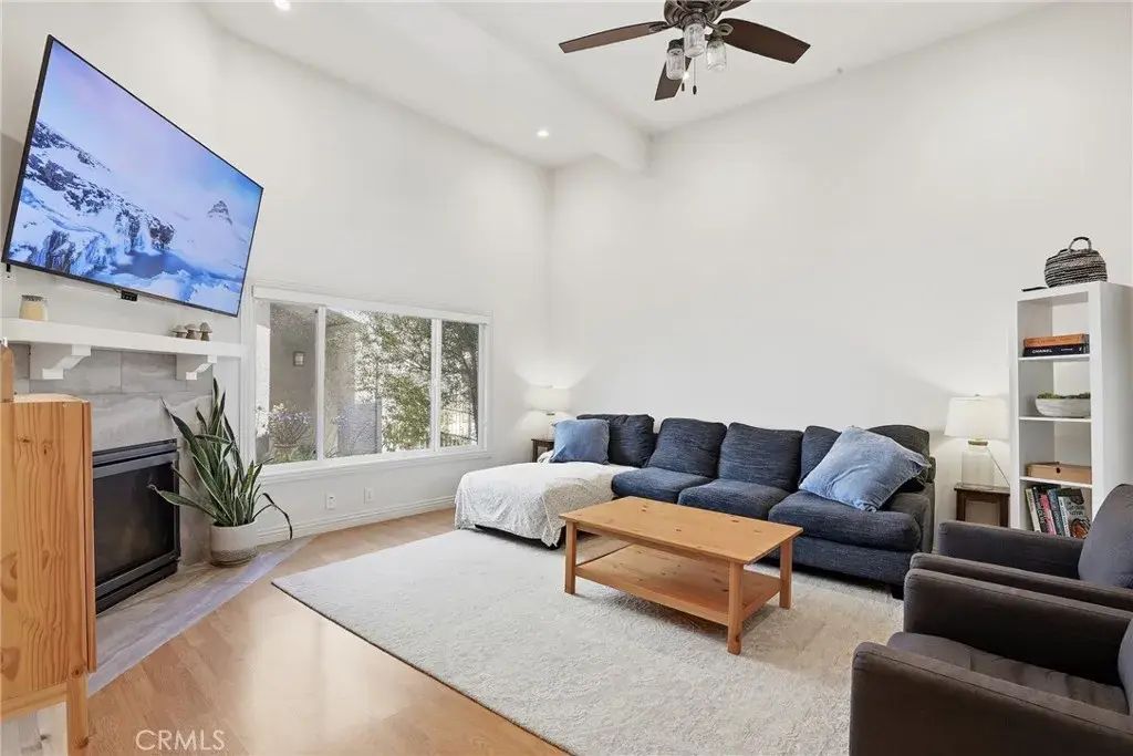 609 Meyer Lane 11, Redondo Beach