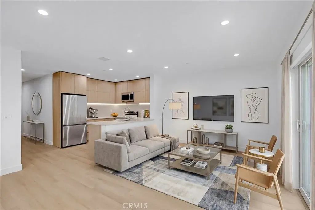 5220 Strohm Avenue, North Hollywood