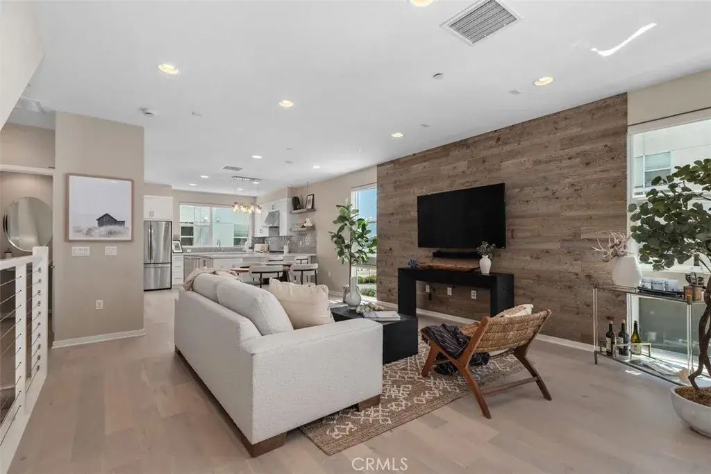1529 Greenwich Way, Costa Mesa