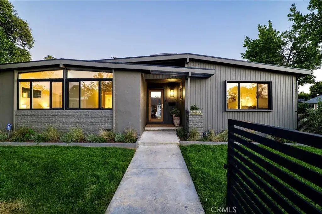 17156 Bullock, Encino