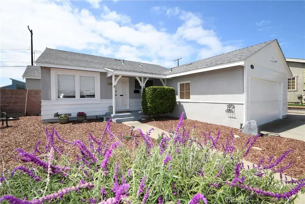 5206 Torrance Boulevard, Torrance