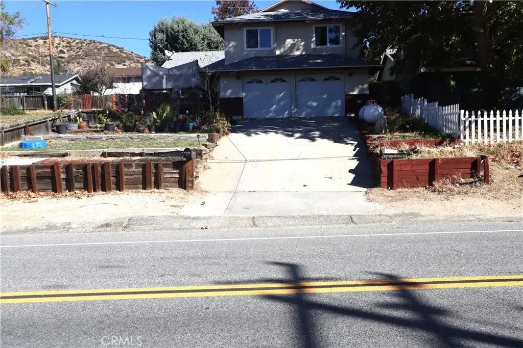 14955 Elizabeth Lake, Lake Hughes
