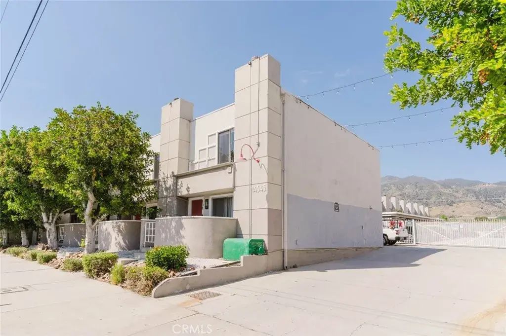 14345 Foothill Boulevard 107, Sylmar