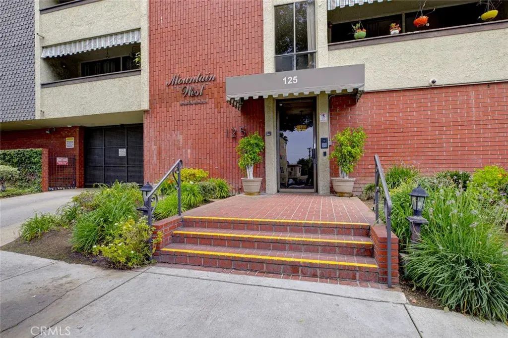 125 W Mountain Street 216, Glendale