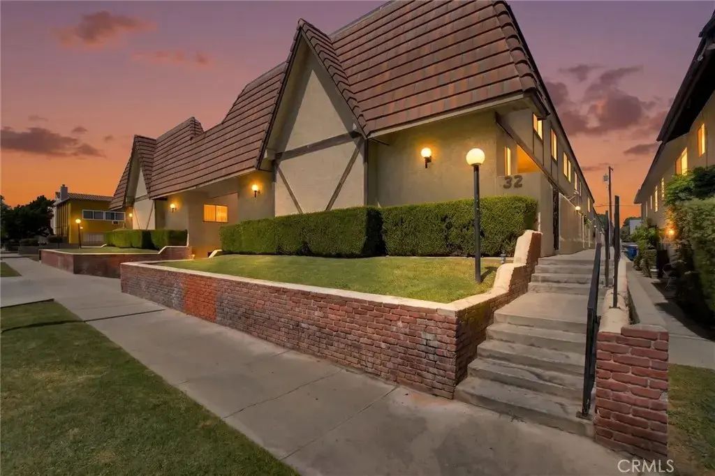 32 N 3rd E, Alhambra