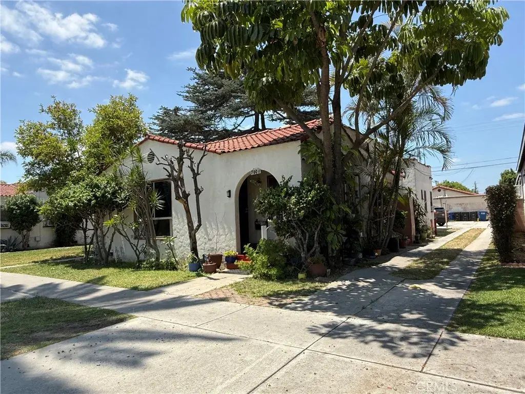 7001 Mission, Huntington Park