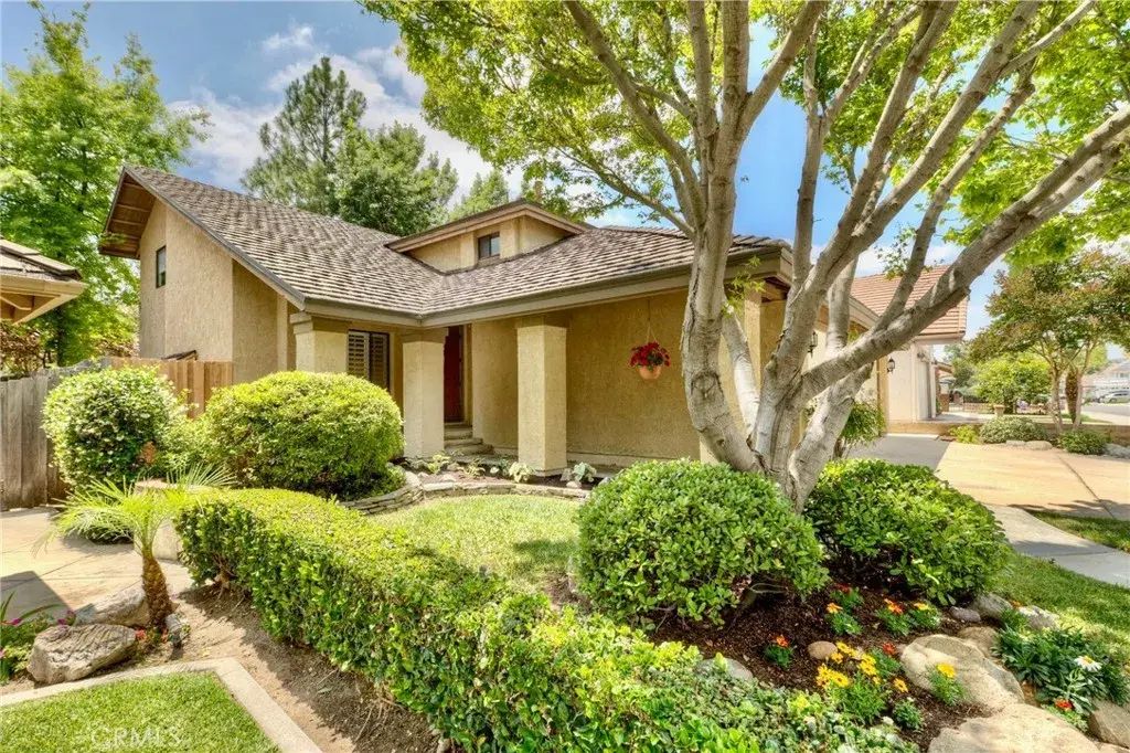 2282 Shadetree, Brea