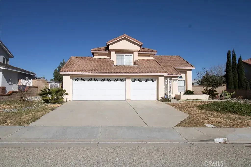 1215 Date Palm, Palmdale