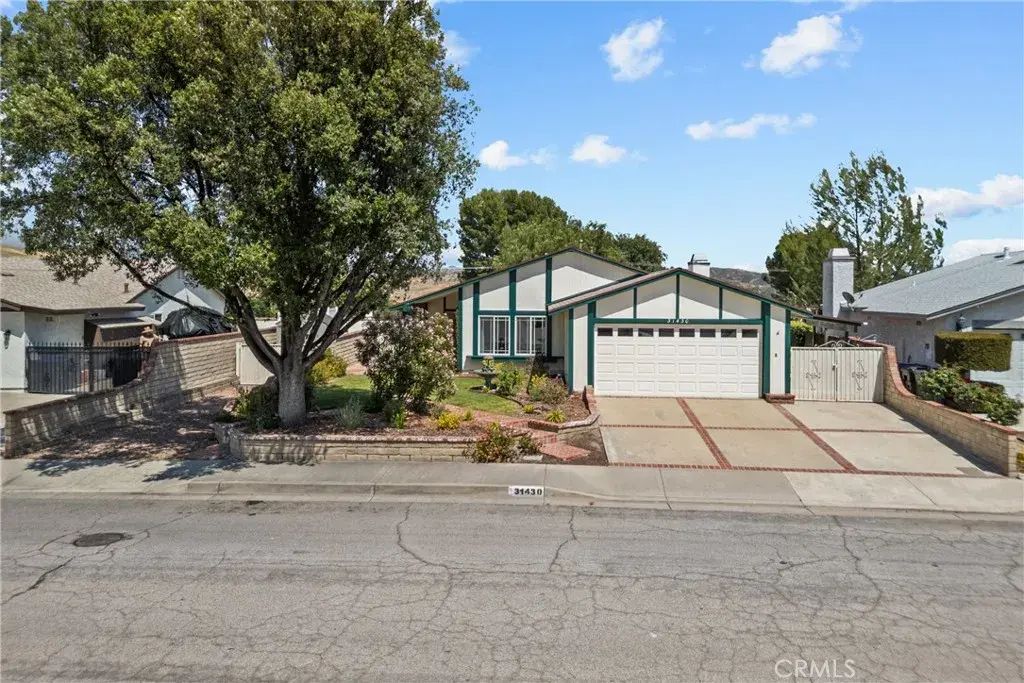 31430 Arrow Point, Castaic